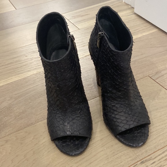 VINCE HEELS Size US7 EUR 37.5 - Picture 3 of 4